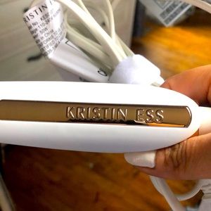 Kristin Ess flat Iron
